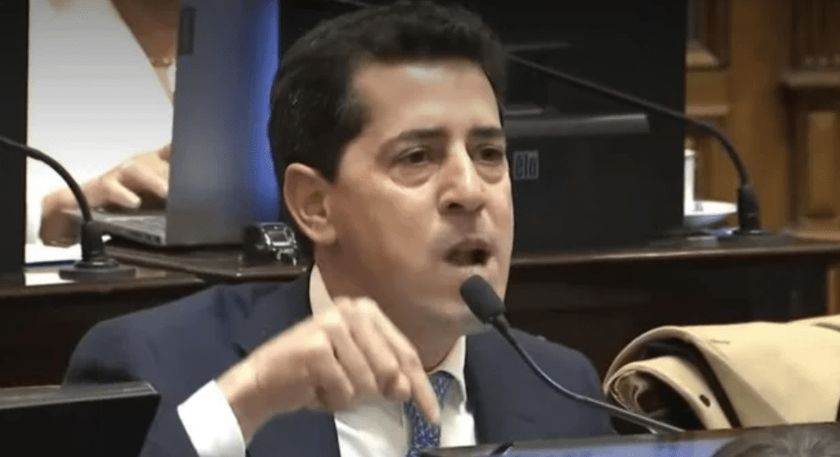 La oposición impulsa proyectos para frenar la privatización de&nbsp;AySA