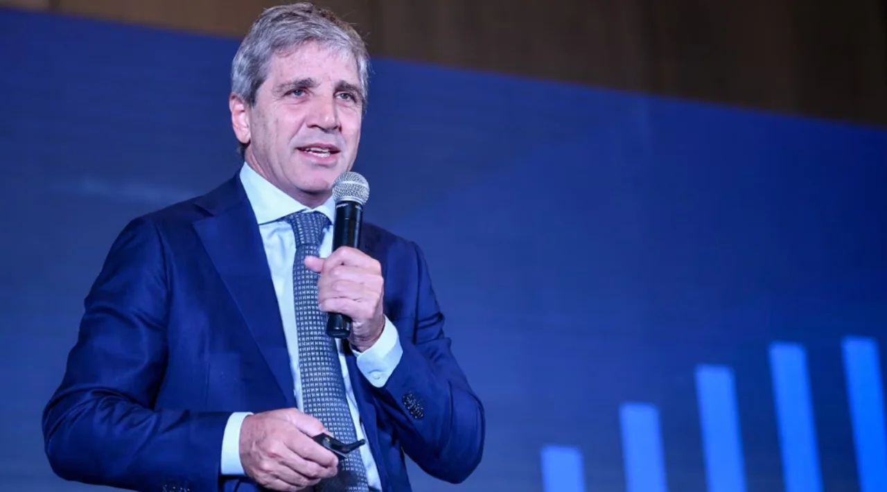 Caputo anunció una inversión millonaria en litio bajo el RIGI