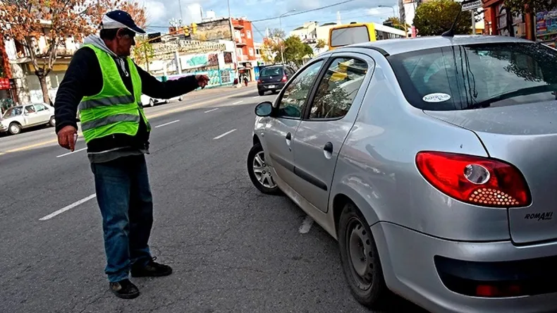 La Ciudad aprobó una ley contra trapitos y limpiavidrios con penas de detención y multas más altas