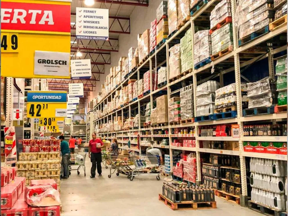 La confianza empresarial de supermercados y mayoristas registró un leve resultado negativo en junio