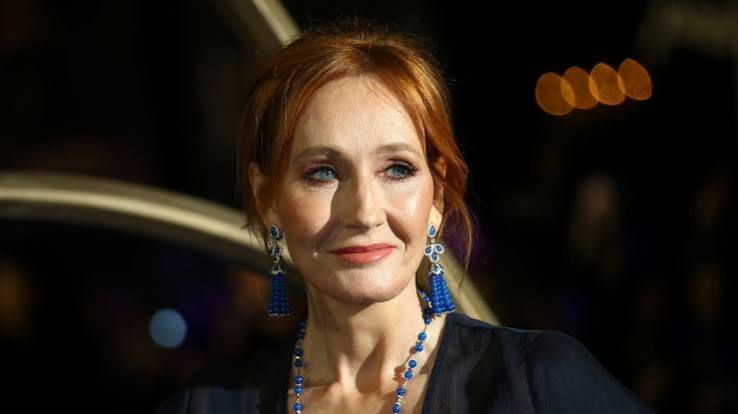 Rowling insiste: dice que el activismo trans metió miedo a las mujeres y que eso sigue pasando