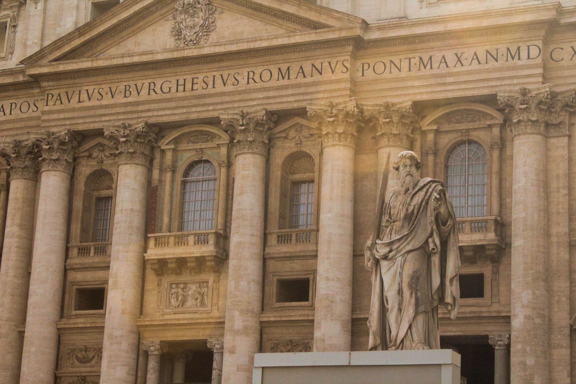 Francisco volvió al Vaticano y los médicos dijeron que puede viajar a Sudamérica